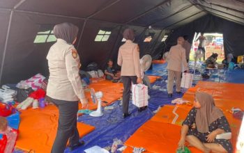 Dapur Lapangan Ditpamobvit Polda Metro Jaya Hadir untuk Warga Terdampak Kebakaran Kemayoran