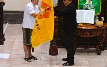 Kontingen PESPARAWI Provinsi Bali Gelar Malam  Doa  Pengutusan dan Penyerahann Bendera  Kontingen  Menuju PESPARAWI NASIONAL XIV di Manokwari 