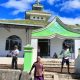 Suaib, S.Sos Bersama Warga Gotong Royong Renovasi Masjid Baitul Makmur Desa Ulujangang