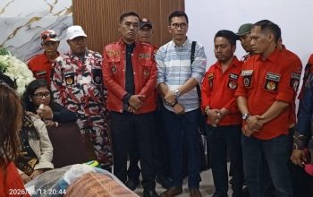 Ratusan Kader Berseragam Merah Padati Rumah Duka, Ini Sosok Kislon Siringo-ringo yang Mereka Kenang
