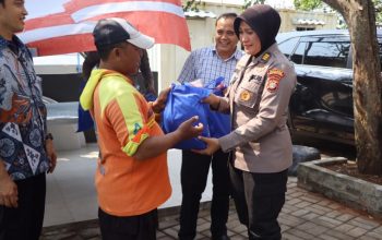 Polres Kepulauan Seribu Gelar Jakarta On The Spot Jumat Peduli Bersama Komunitas Sabuk Kamtibmas, Perkuat Sinergi Ojol dan Nelayan