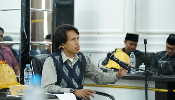 Rapat Pansus Terkait Dugaan Penyelewengan Pelaksanaan Pengadaan Seragam Sekolah Gratis SD/SMP Tahun Anggaran 2025