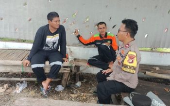 Bhabinkamtibmas Pulau Untung Jawa Jakarta On The Spot Sambang Warga, Sosialisasikan Layanan Polri 110 dan Perkuat Sinergi Kamtibmas