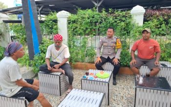 Bhabinkamtibmas Pulau Tidung Sambang Warga, Sosialisasikan Layanan Polri 110 Lewat Jakarta On The Spot