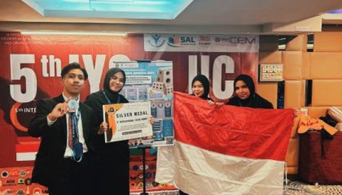 Tembus Panggung Dunia, Delegasi UHO Kendari Amankan Silver Medal di Malaysia