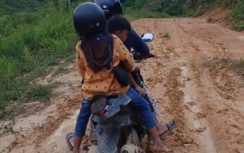Jalan Menuju Desa Landau Rantau Hancur Lebur! Warga Silat Hulu Menangis Merasa Dianaktirikan Pembangunan