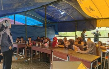 Puluhan Miliar Mengalir ke Lembaga Vertikal, Anak-Anak di Berau Belajar Beratapkan Terpal: Ke Mana Prioritas APBD Bumi Batiwakkal?