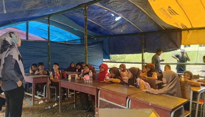 Puluhan Miliar Mengalir ke Lembaga Vertikal, Anak-Anak di Berau Belajar Beratapkan Terpal: Ke Mana Prioritas APBD Bumi Batiwakkal?