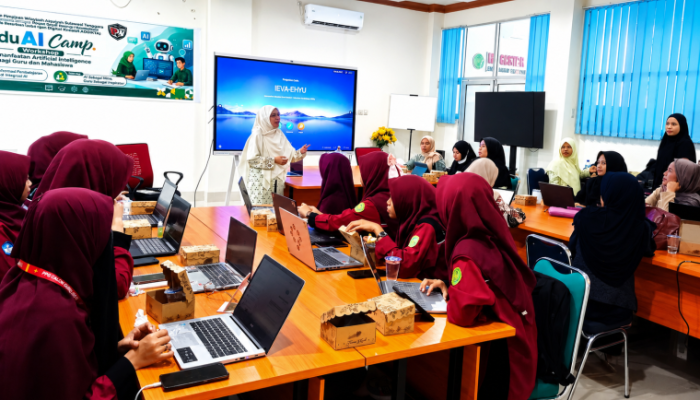 Nasyiatul Aisyiyah Sultra dan Pusaka Digital Beri Edukasi Pemanfatan AI Kepada Guru dan Mahasiswa PPG
