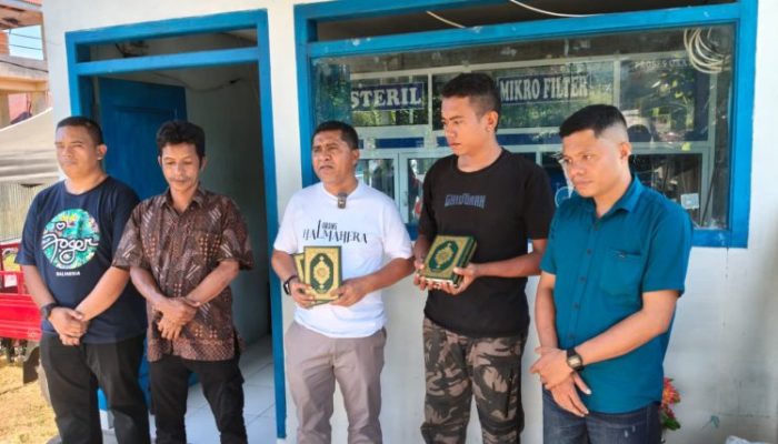 GP Ansor Tidore Bergerak Perkuat Pendidikan Al-Qur’an, Senator Hasby Yusuf Serahkan 80 Mushaf untuk TPQ