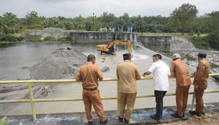 Bupati Iksan Bergerak Cepat Tangani Sediamentasi Bendung Karaupa