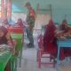 Kawal Program Pemerintah Babinsa Tompobulu Pastikan MBG Tepat Sasaran