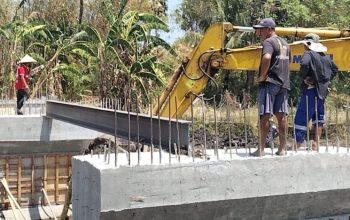 Semangat Gotong Royong Pembangunan Jembatan Jatia Gowa Tembus 36%