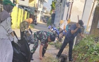 Sinergi TNI, Mahasiswa KKN UIN, dan Warga Gowa Bersatu Wujudkan Lingkungan Bersih Lewat Karya Bakti