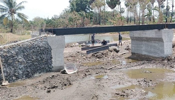 Akselerasi Pembangunan Jembatan Beton Sungai Jatia di Gowa Tunjukkan Progres Positif