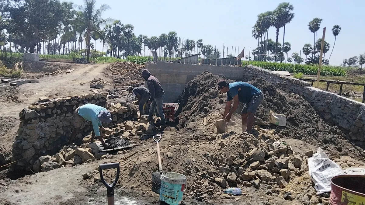 Antusiasme Tinggi, Warga Salajangki Sambut Positif Pengerjaan Lanjutan Jembatan Beton