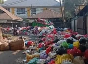 Tumpukan Sampah di Belakang Syekh Yusuf, Jalan Kamboja Tak Bisa Dilewati