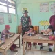 Demi Kelancaran Program Nasional, Babinsa Bontonompo Kawal Penyaluran MBG