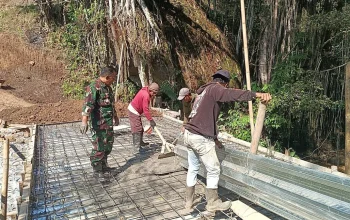 Kolaborasi Apik TNI dan Warga Gowa di Lokasi Sungai Ere Pucca’