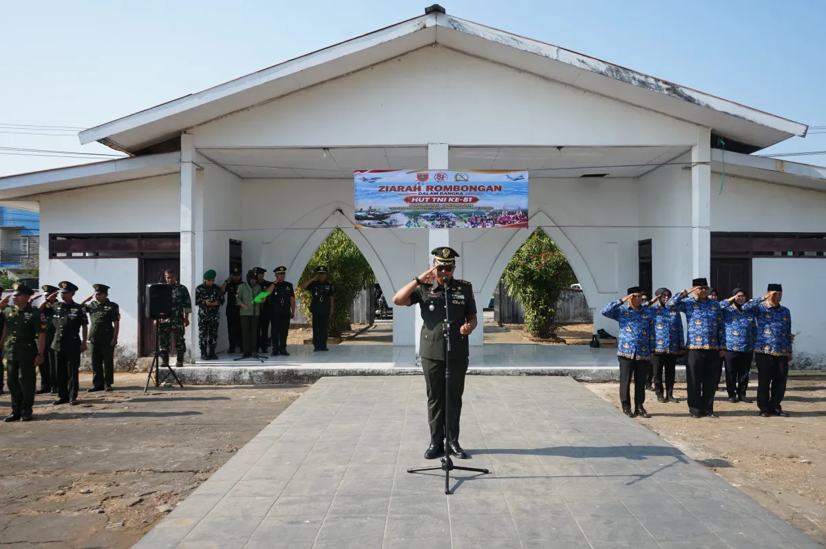 Dandim 1409/Gowa, pimpin Ziarah ke Taman Makam Pahlawan (TMP Romang Lompoa) dalam rangka Peringati HUT TNI ke-81  