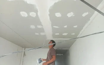 Kawal Proyek Strategis Desa, Babinsa Kodim Gowa Pastikan KDKMP Manimbahoi Selesai Tepat Waktu