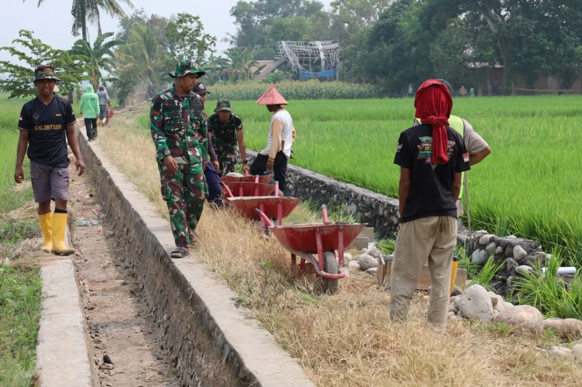 Kemandirian Desa Kalebarembeng Terpacu Lewat Pembangunan Talud TMMD Ke-130