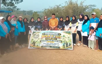 Pererat Silaturahmi dengan Masyarakat, Dr. Ir. A. Muh Yusuf Harun Bersama Istri Kunjungi Dusun Tanapangkaya, Hadiri Kegiatan Bola Volly
