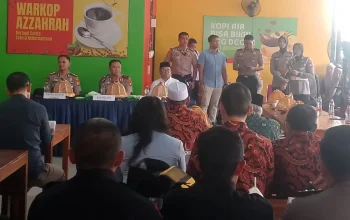 Bakti Sosial Bersama Kapolda Sulsel, Kapolres Gowa, dan Plt. Bupati Darmawangsyah Muin, Perkuat Sinergi dengan Masyarakat