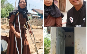 Langsiah 73 tahun hidup sendiri, dan tinggal di WC umum selama 5 bulan yang berukuran 150x150cm.