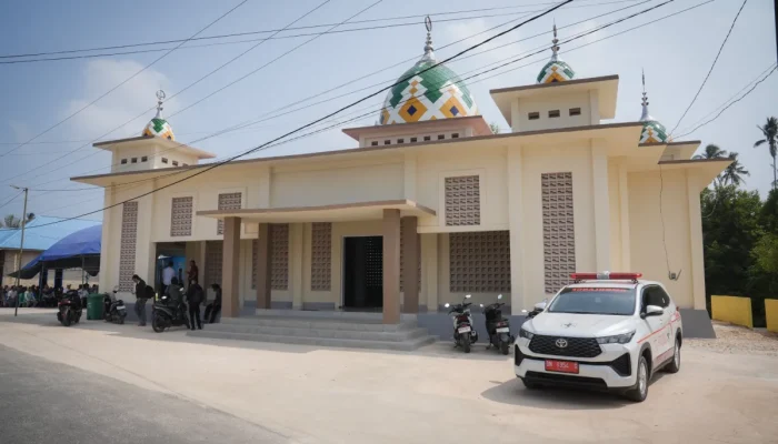 Resmikan Masjid At Taqwa di Menui Kepulauan, Iksan Tekankan Pembangunan Harus Direncanakan Matang