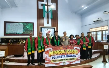 Wujud Nyata Polisi Bersama Masyarakat, Kapolresta Batang Hadiri Kegiatan Minggu Kasih di GKJ Batang