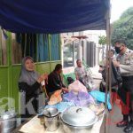 Peduli Memerangi Covid-19, Polsek Tambora Bagi-bagi Masker