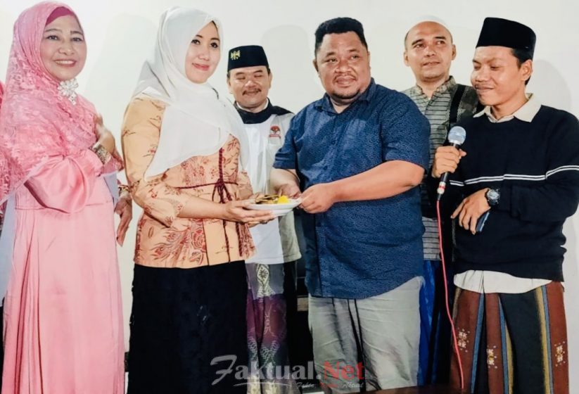 Dielu-elukan Relawan Lia Istifhama, Hingga ‘Benteng Lia’ Dirikan Posko di Wonocolo