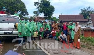 Cegah Covid 19 Kepala Desa Tompobulu Jeneponto. Sterilkan Wilayahnya Dengan Desinfektan
