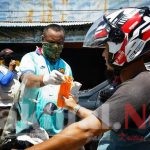 Wawali Tikep Bagi Masker Gratis Di Kecamatan Oba Utara