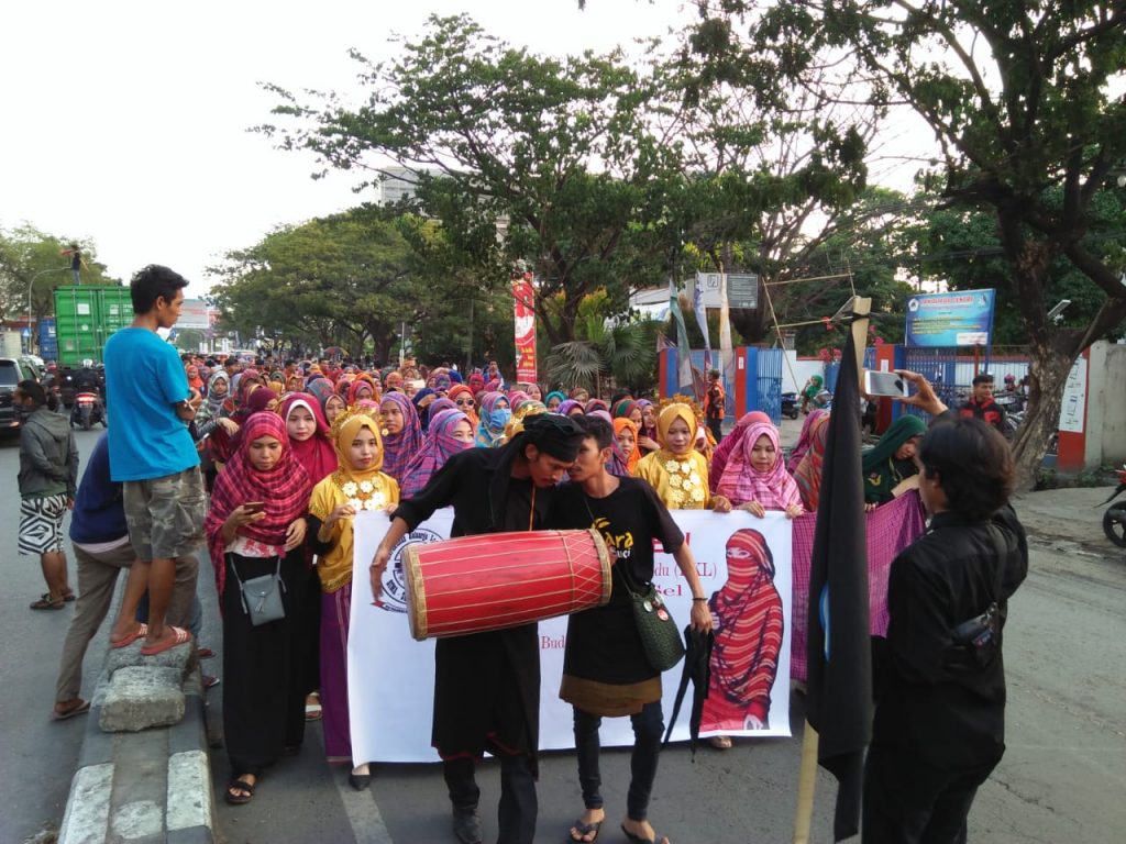 Mahasiswa Asal Bima-Dompu Se Makassar Semarakkan Pawai Rimpu