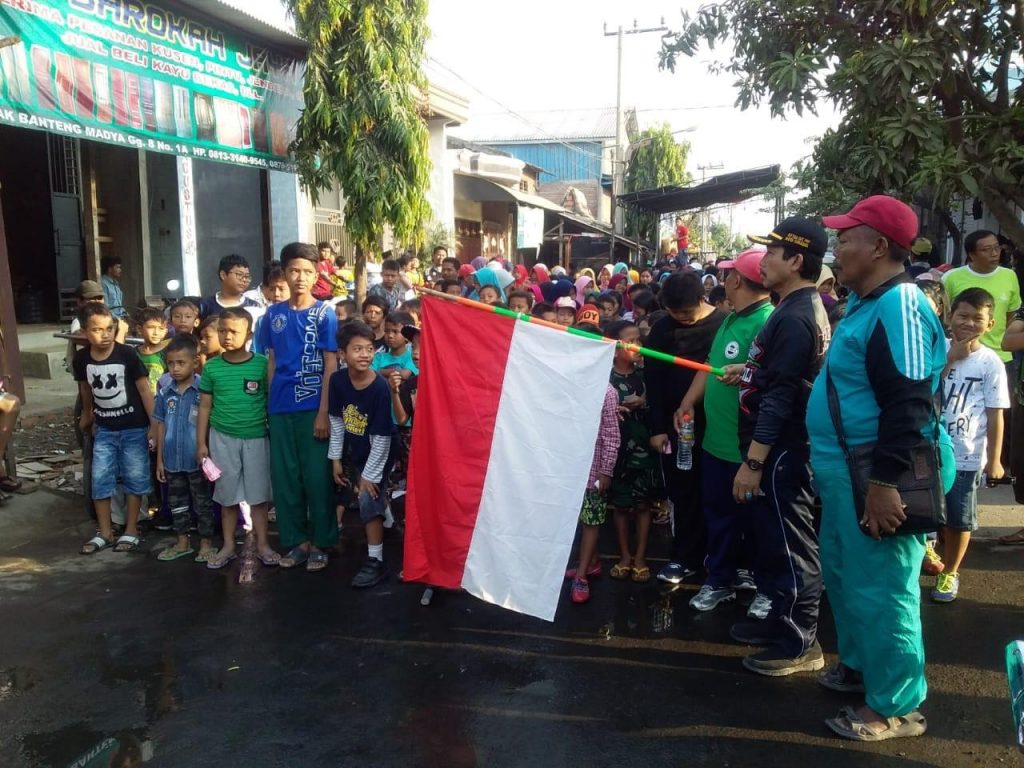 Karang Taruna Bulak Banteng Surabaya Semarakkan HUT Sumpah Pemuda Dengan Jalan Sehat