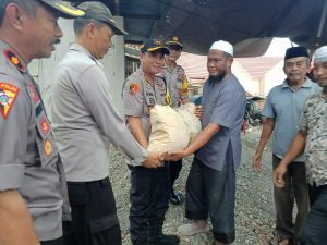 Polres Sinjai Bantu Renovasi Masjid