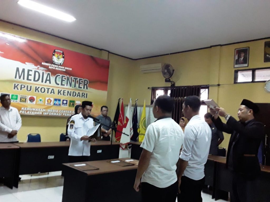 Jumwal Shaleh Lantik PPS PAW Dua Kelurahan Di Kota Kendari
