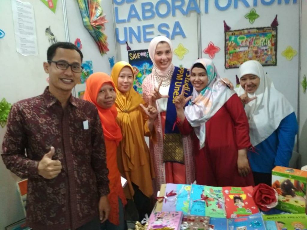 Melalui Gerakan Literasi, Generasi Cerdas Terwujud Di Pendidikan Dasar Dan Menengah Labschool Unesa