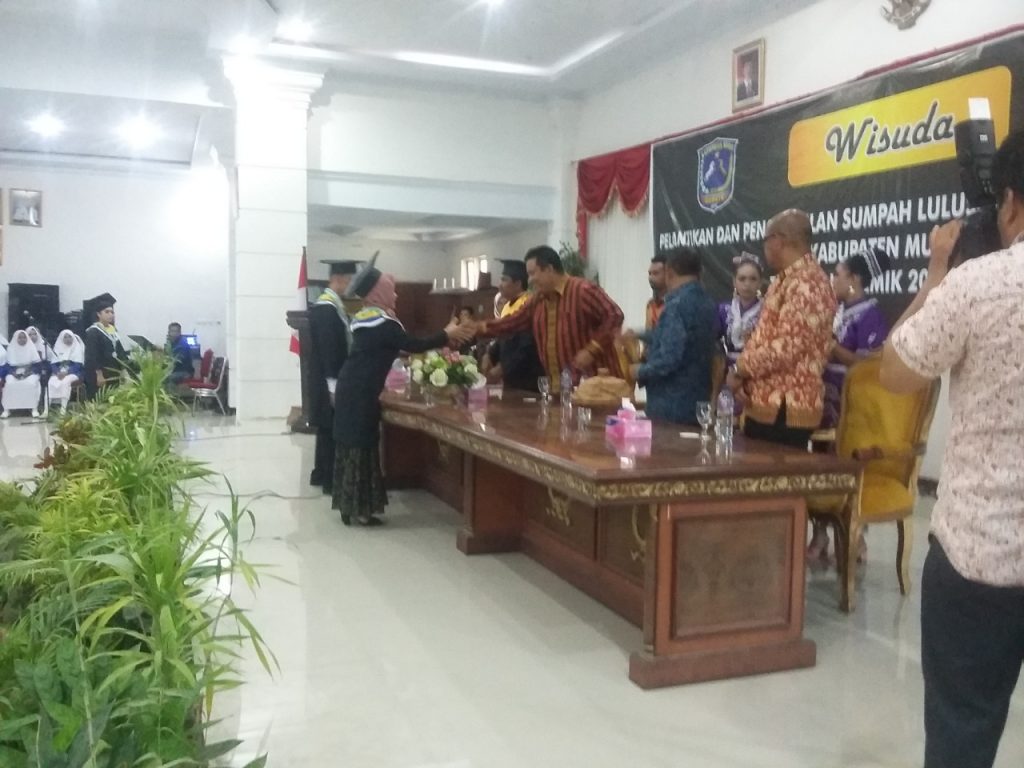 Akper Muna Wisuda Mahasiswa Angkatan XV