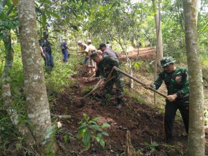 Kepala Desa Rappolemba Gelar Gotong Royong di Tiga Dusun