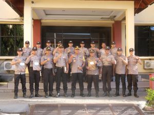 Bripka Awaluddin Menerima Penghargaan Dari Kapolda Sulsel