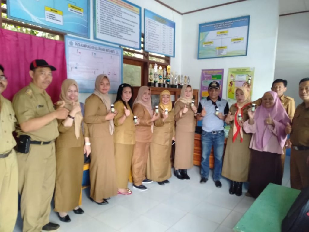 Minyak Urut Alam Puncak Jadi Unggulan Kampung KB Kelurahan Watu-Watu Kendari