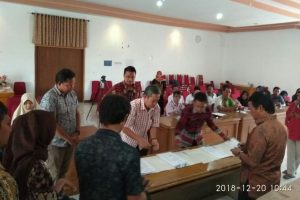 Pemda Lutra Atasi Kelangkaan Pupuk