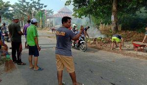 Hadirkan Lingkungan Sehat, Warga Watonea Gelar Kerja Bakti