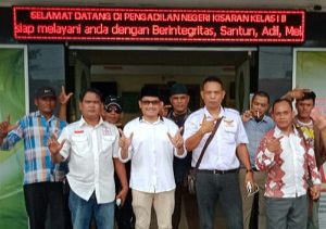 Dibela Puluhan Pengacara Rahmadsyah Ketua BPN Batubara Ikuti Sidang Perdana
