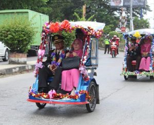 10 personel yang memasuki masa purna bakti diarak keliling naik bentor
