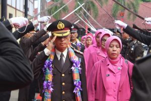 10 PERSONEL POLRES GOWA YANG MEMASUKI MASA PURNA BAKTI,  DISAMBUT DENGAN UPACARA PEDANG PORA