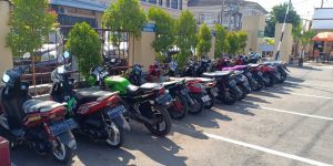 Polres gowa amankan 14 unit motor dari dua lokasi balap liar
